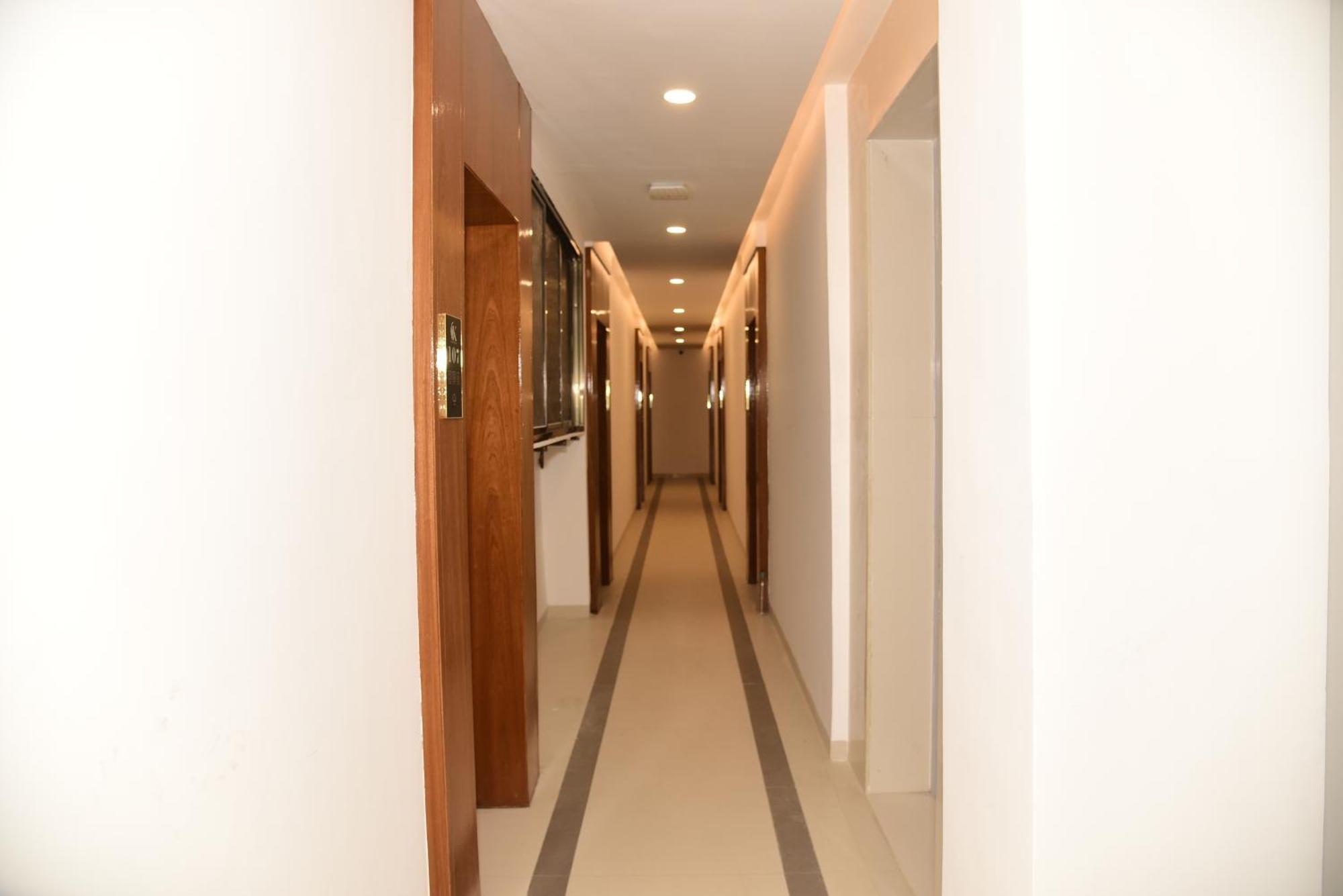 Hotel Sai Krishna Sirdi Kültér fotó