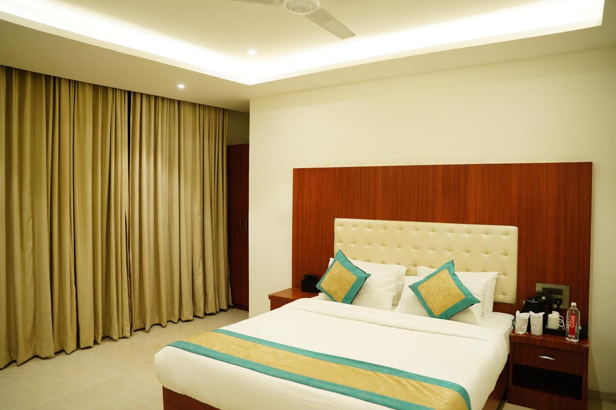 Hotel Sai Krishna Sirdi Kültér fotó