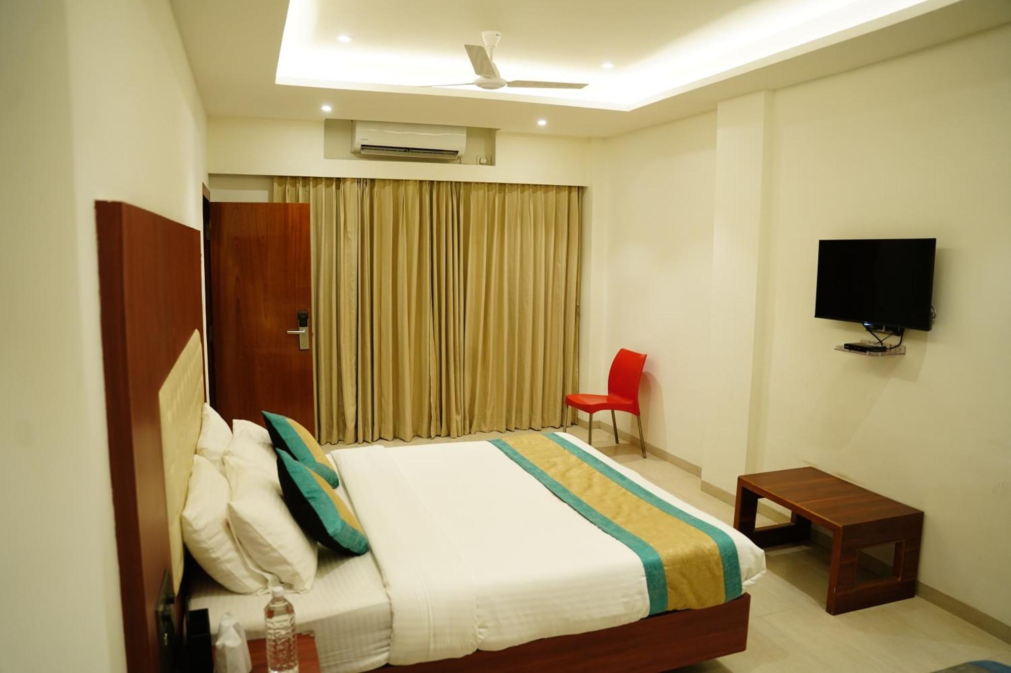 Hotel Sai Krishna Sirdi Kültér fotó